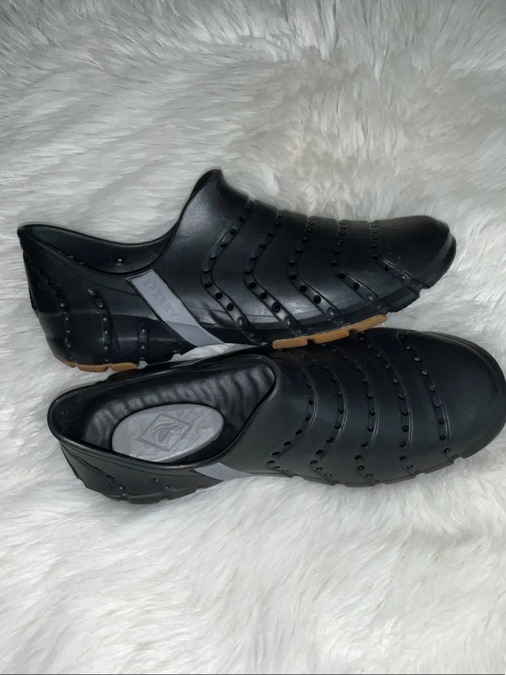 Sperry slip design